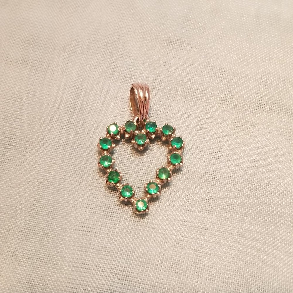 Vintage 18k White Gold Emerald heart Pendant